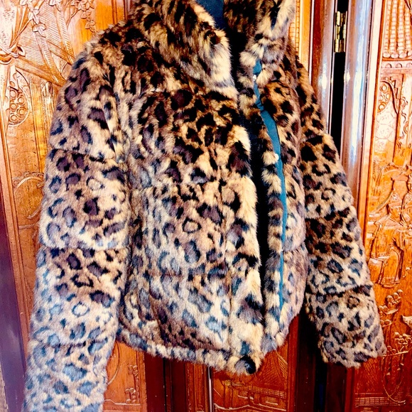 Super Awesome thick Faux Fur Bomber Jacket - Picture 3 of 10